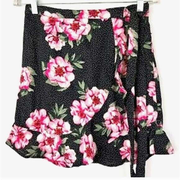 Planet Gold Wrap Mini Skirt Floral All Over Pattern - Picture 3 of 6